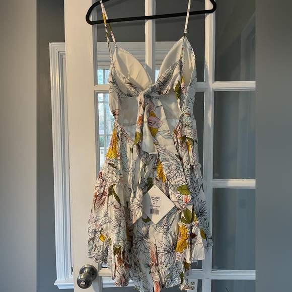 Selfie Leslie Tie-Knot Back Dress Floral Print - Picture 8 of 10